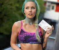 Kriesten Leanne holding Pinnertest