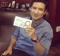 Mario Lopez holding Pinnertest box